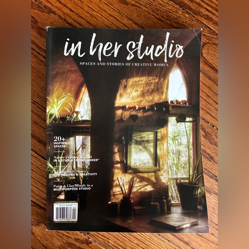 In Her Studio Magazines- Black and Multicolor Covers - Picture 5 of 8